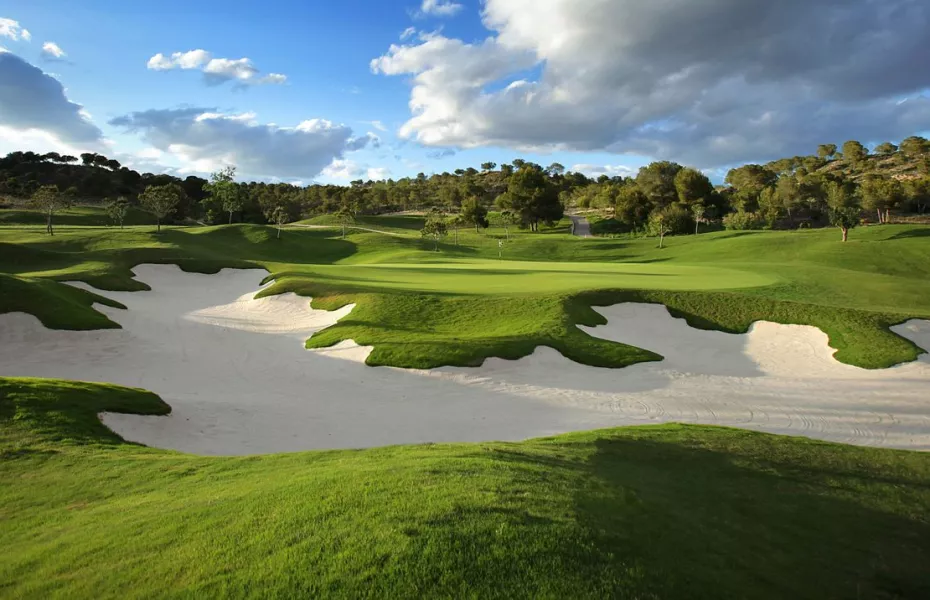 Las Colinas Golf & Country Club