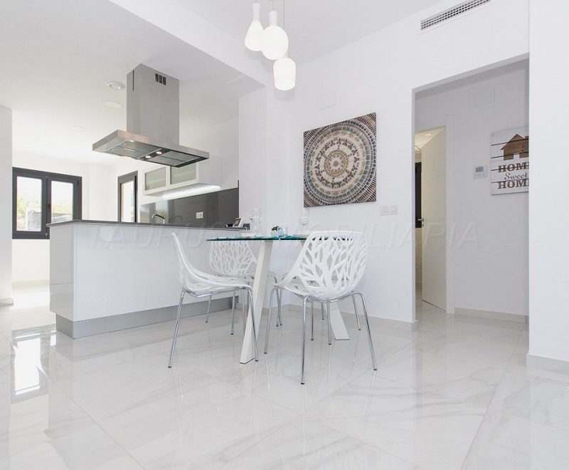 Nemovitosti ve panìlsku, Prodej Apartmánu u moøe
www.taurusreality.cz