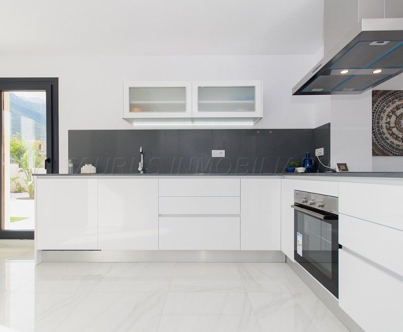 Nemovitosti ve panìlsku, Prodej Apartmánu u moøe
www.taurusreality.cz